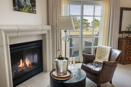 DELUXE BALCONY SUITE